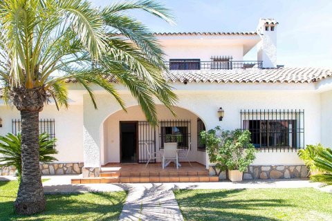 Villa pārdošanā Cabo Roig, Alicante, Spānijā 4 istabas, 266 m2 Nr. 41221 - attēls 3