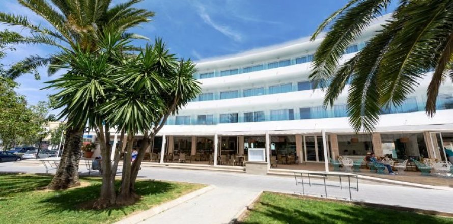 Hotelis Santa Ponsa, Mallorca, Spānijā 49 istabas,  Nr. 43635