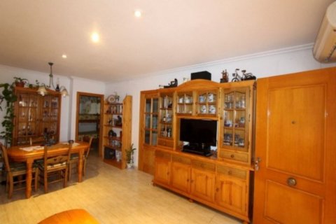 Rindu māja pārdošanā Los Arenales Del Sol, Alicante, Spānijā 3 istabas, 84 m2 Nr. 46102 - attēls 4