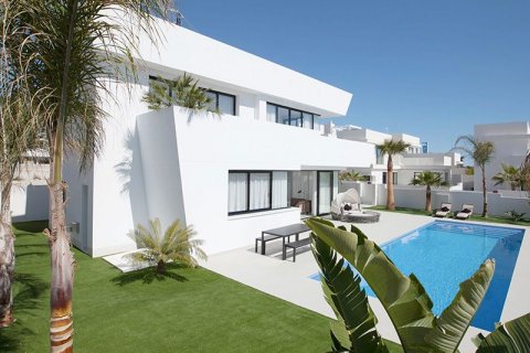 Villa pārdošanā Guardamar del Segura, Alicante, Spānijā 4 istabas, 185 m2 Nr. 44930 - attēls 3