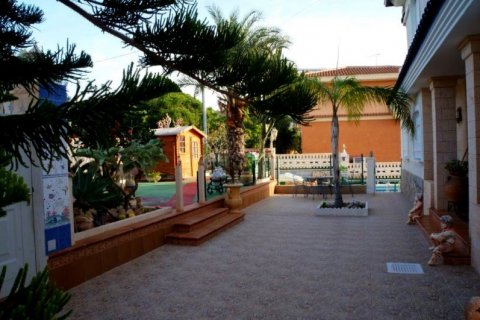 Villa pārdošanā El Campello, Alicante, Spānijā 7 istabas, 470 m2 Nr. 44103 - attēls 8