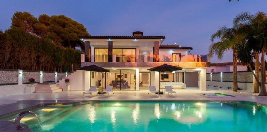 Villa Marbella, Malaga, Spānijā 5 istabas, 597 m2 Nr. 53440