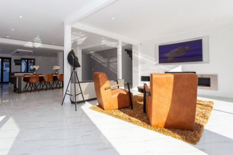 Villa pārdošanā Marbella, Malaga, Spānijā 5 istabas, 597 m2 Nr. 53440 - attēls 16