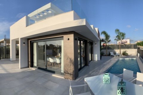 Villa pārdošanā Daya Nueva, Alicante, Spānijā 3 istabas, 128 m2 Nr. 56448 - attēls 1