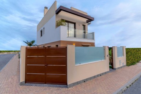 Villa pārdošanā San Pedro del Pinatar, Murcia, Spānijā 3 istabas, 105 m2 Nr. 58115 - attēls 3