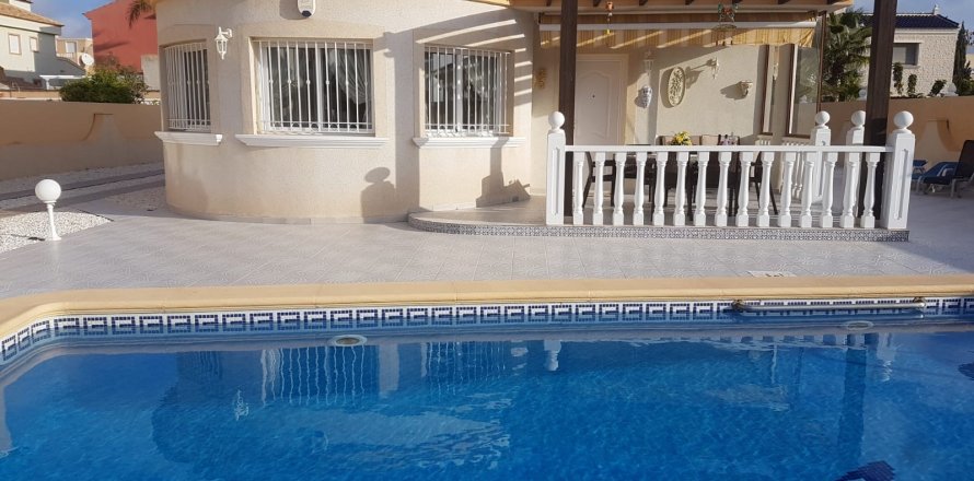 Villa La Zenia, Alicante, Spānijā 3 istabas, 150 m2 Nr. 58693