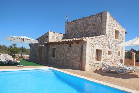 Rindu māja īrēšanai Llubi, Mallorca, Spānijā 4 istabas, 140 m2 Nr. 59473 - attēls 1