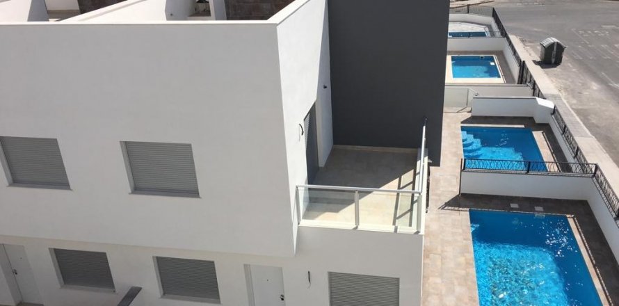 Bungalo Punta Prima, Alicante, Spānijā 3 istabas, 97 m2 Nr. 58434