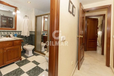 Dzīvoklis pārdošanā Cadiz, Spānijā 4 istabas, 180 m2 Nr. 61072 - attēls 20