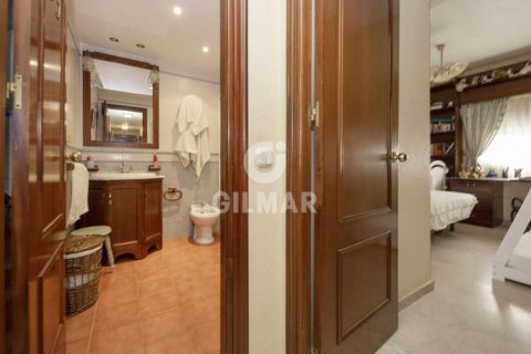 Dzīvoklis pārdošanā Cadiz, Spānijā 4 istabas, 180 m2 Nr. 61072 - attēls 26