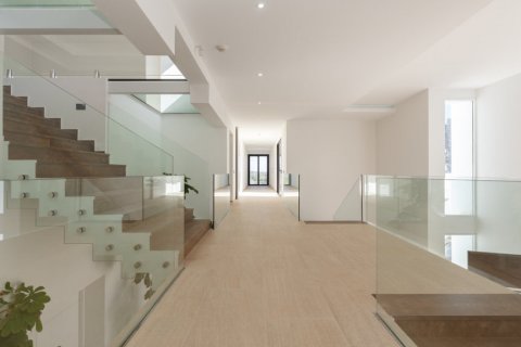 Villa pārdošanā San Roque, Cadiz, Spānijā 8 istabas, 1.6 m2 Nr. 3270 - attēls 18