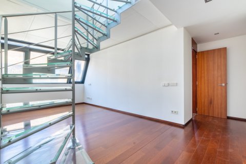 Trīņu māja pārdošanā Madrid, Spānijā 5 istabas, 486 m2 Nr. 2388 - attēls 7