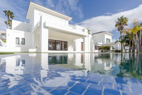 Villa pārdošanā San Roque, Cadiz, Spānijā 8 istabas, 1.6 m2 Nr. 3270 - attēls 3