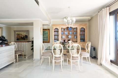 Dvīņu māja pārdošanā Torremolinos, Malaga, Spānijā 4 istabas, 225.87 m2 Nr. 60893 - attēls 8