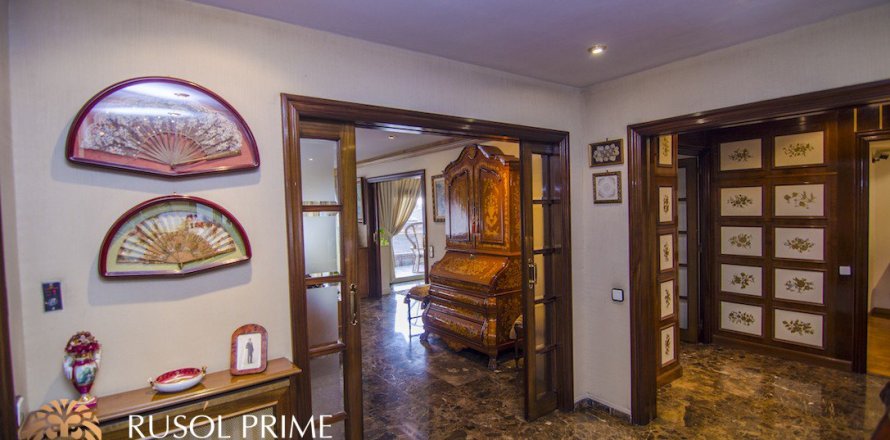 Apartament Barcelona, Hiszpania 5 sypialni, 319 mkw. nr 8693