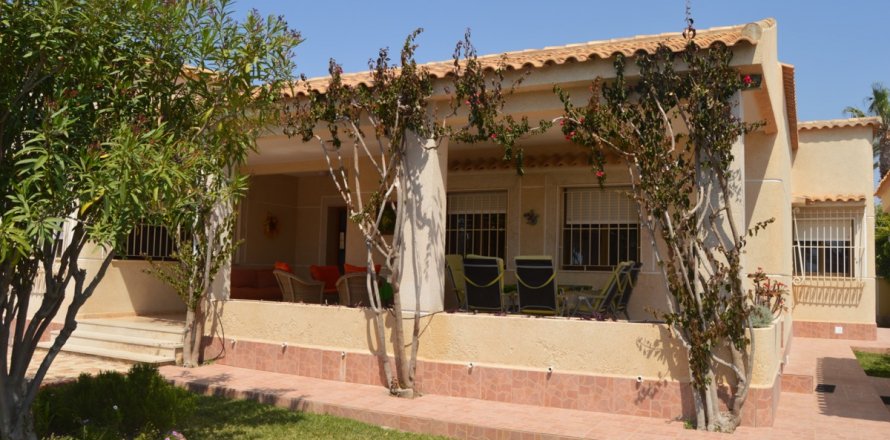Willa Cabo Roig, Alicante, Hiszpania 5 sypialni, 200 mkw. nr 19221