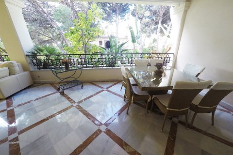 Apartament w Marbella, Malaga, Hiszpania 3 sypialnie, 250 mkw. nr 20856 – zdjęcie 1
