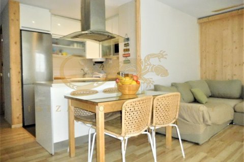 Apartament w Playa d'en Bossa, Ibiza, Hiszpania 3 sypialnie, 100 mkw. nr 30881 – zdjęcie 2