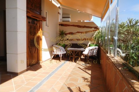 Apartament w Playa d'en Bossa, Ibiza, Hiszpania 3 sypialnie, 130 mkw. nr 30868 – zdjęcie 22