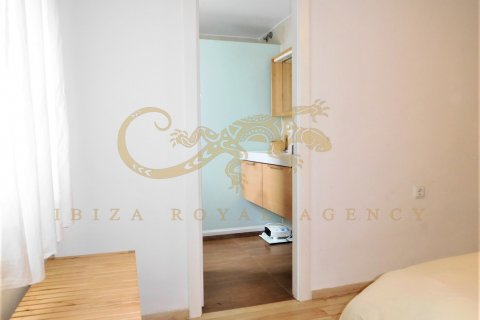 Apartament w Playa d'en Bossa, Ibiza, Hiszpania 3 sypialnie, 100 mkw. nr 30881 – zdjęcie 12