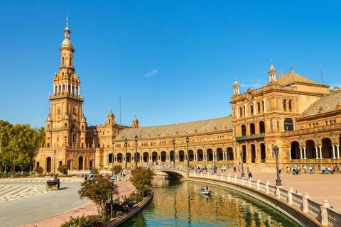 Moving to Seville as an alternative to the demographic boom in Malaga