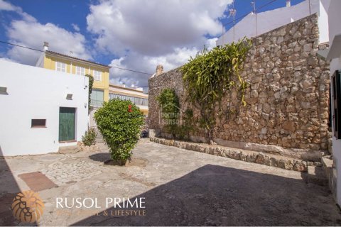 Kamienica w Ciutadella De Menorca, Menorca, Hiszpania 5 sypialni, 243 mkw. nr 10769 – zdjęcie 13
