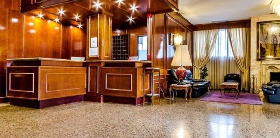 Hotel w Valencia, Hiszpania 70 sypialni, 4052 mkw. nr 44786