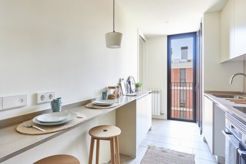 Placa Primavera Sant Andreu, Barcelona, Hiszpania nr 48154 – zdjęcie 9