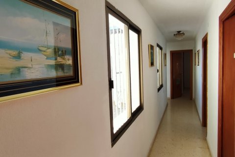 Dom w La Nucia, Alicante, Hiszpania 5 sypialni, 400 mkw. nr 50156 – zdjęcie 27