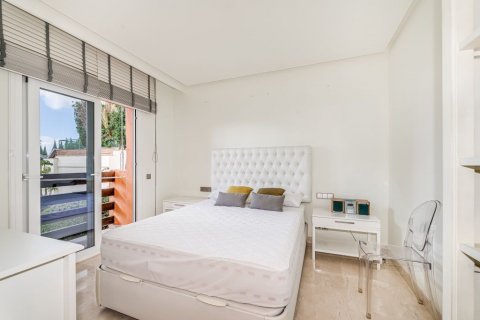 Apartament w Marbella Golden Mile, Malaga, Hiszpania 6 sypialni, 505 mkw. nr 53447 – zdjęcie 9
