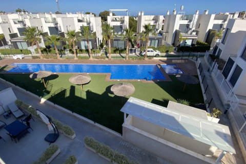 Bungalow w Punta Prima, Alicante, Hiszpania 3 sypialnie, 78 mkw. nr 58673 – zdjęcie 9