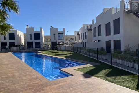 Bungalow w Punta Prima, Alicante, Hiszpania 3 sypialnie, 78 mkw. nr 58673 – zdjęcie 6