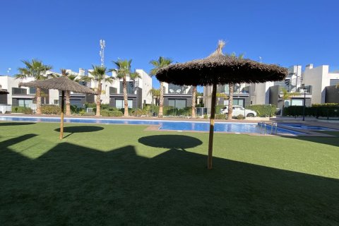 Bungalow w Punta Prima, Alicante, Hiszpania 3 sypialnie, 78 mkw. nr 58673 – zdjęcie 2