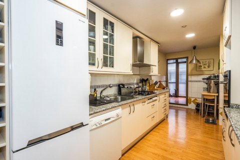 Apartament w Pozuelo de Alarcon, Madrid, Hiszpania 4 sypialnie, 201 mkw. nr 61386 – zdjęcie 11