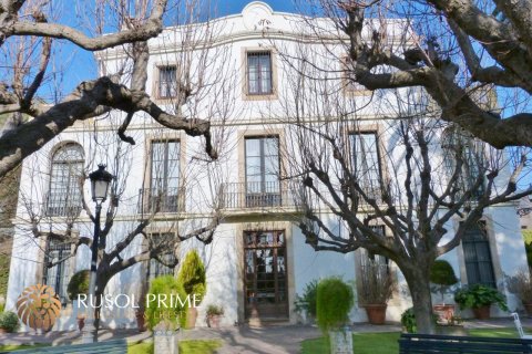 Продажа отеля в Барселона, Испания 16 спален, 2500м2 №8884 - фото 16