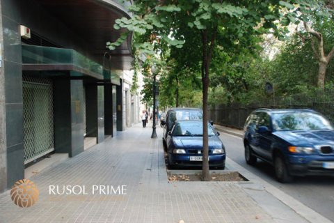 Продажа коммерческой недвижимости в Барселона, Испания 221м2 №8787 - фото 1