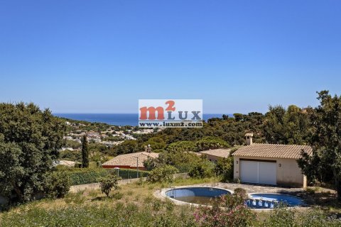 Продажа земельного участка в Сант-Фелиу-де-Гиксолс, Герона, Испания 1190м2 №16756 - фото 1