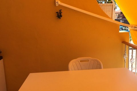 Продажа квартиры в Коста-дель-Силенсио, Тенерифе, Испания 2 спальни, 64м2 №18340 - фото 3