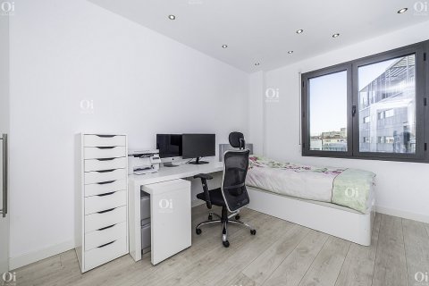 Продажа квартиры в Барселона, Испания 4 комнаты, 139м2 №15852 - фото 17