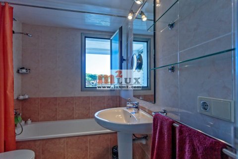 Продажа квартиры в Пладжа-де-Аро, Герона, Испания 3 спальни, 133м2 №16806 - фото 13