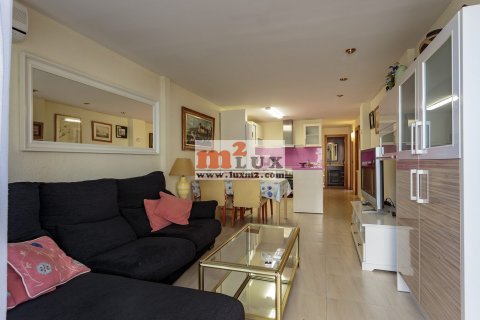 Продажа квартиры в С'Агаро, Герона, Испания 3 спальни, 68м2 №16862 - фото 1
