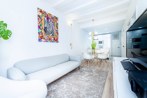 Продажа квартиры в Барселона, Испания 2 комнаты, 50м2 №15844 - фото 8