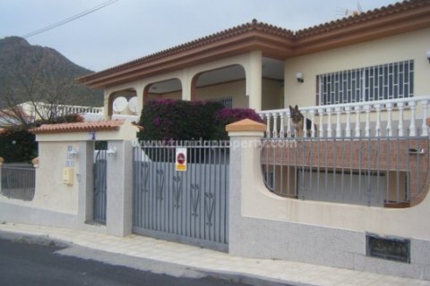 Продажа виллы в Валье-де-Сан-Лоренсо, Тенерифе, Испания 3 спальни, 257м2 №24288 - фото 15