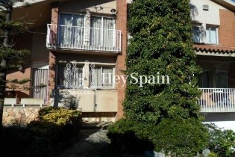 Продажа дома в Кома-Руга, Таррагона, Испания 6 спален, 325м2 №19431 - фото 2