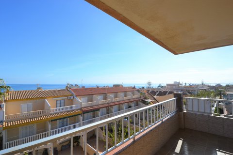 Продажа квартиры в Торре-де-ла-Орадада, Аликанте, Испания 3 спальни, 109м2 №19370 - фото 3