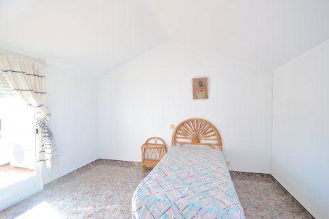 Продажа таухауса в Торре-де-ла-Орадада, Аликанте, Испания 5 спален, 133м2 №19348 - фото 9