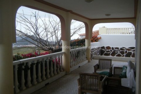 Продажа виллы в Валье-де-Сан-Лоренсо, Тенерифе, Испания 3 спальни, 257м2 №24288 - фото 6