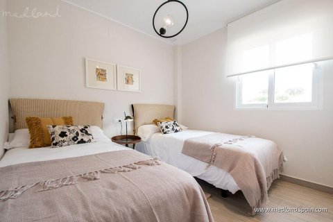 Продажа квартиры в Торре-де-ла-Орадада, Аликанте, Испания 3 спальни, 83м2 №29816 - фото 10