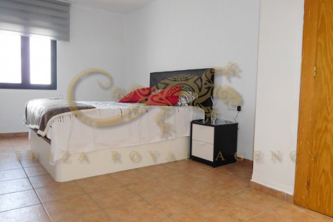 Аренда квартиры в Сьюдад Ибицы, Ивиса, Испания 2 спальни, 100м2 №30885 - фото 17