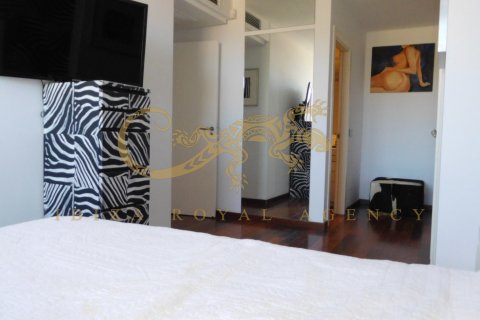 Аренда квартиры в Сьюдад Ибицы, Ивиса, Испания 3 спальни, 145м2 №30892 - фото 23